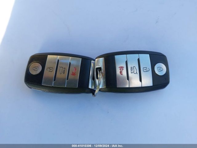 5XYPKDA52GG164803 KIA Sorento 3.3l Sx