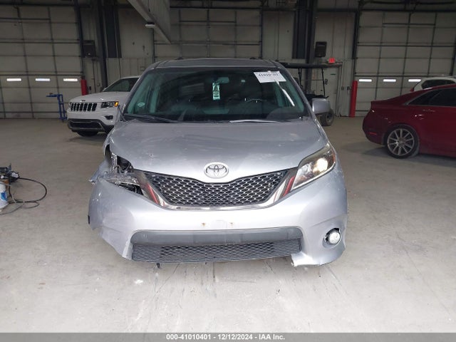Toyota SIENNA SE 2017 5TDXZ3DC9HS885348 Image 12