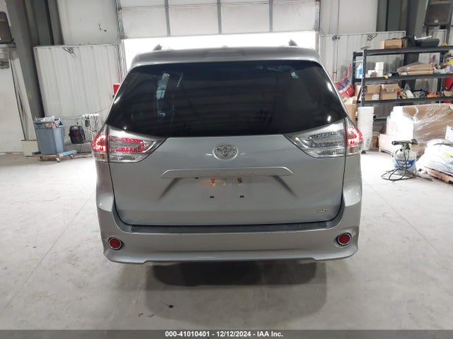 Toyota SIENNA SE 2017 5TDXZ3DC9HS885348 Image 16