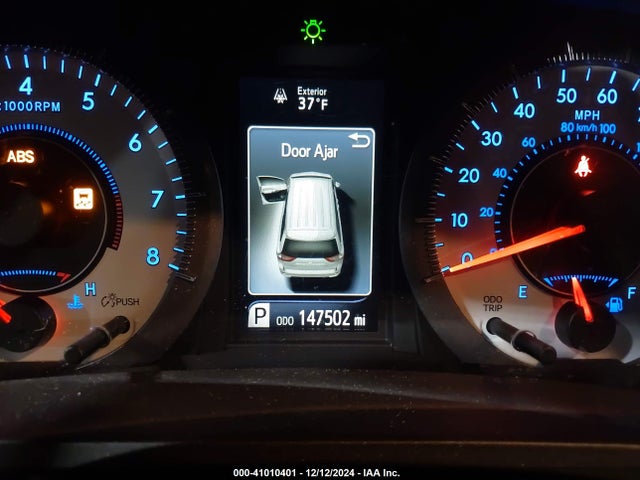 5TDXZ3DC9HS885348 Toyota SIENNA SE