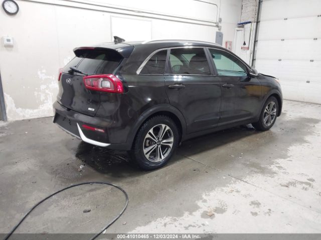 KNDCE3LC3H5072783 KIA Niro Touring