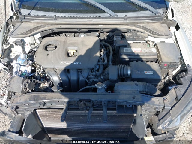Hyundai ELANTRA SE 2018 KMHD74LF2JU471352 Image 10