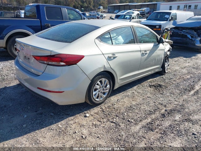 Hyundai ELANTRA SE 2018 KMHD74LF2JU471352 Image 4