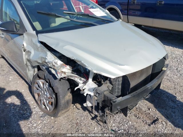 Hyundai ELANTRA SE 2018 KMHD74LF2JU471352 Image 6