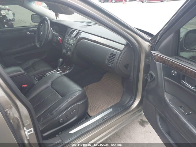 2011 CADILLAC DTS 1G6KD5E61BU144551 Photo 4