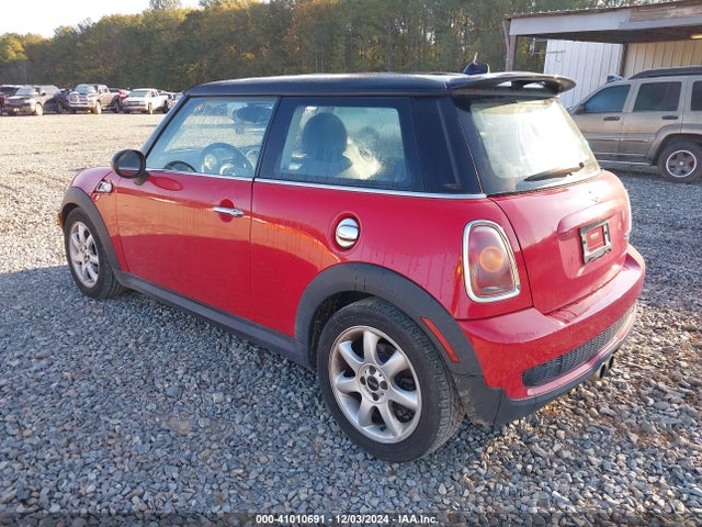 2010 MINI COOPER S WMWMF7C55ATX41872 Photo 2