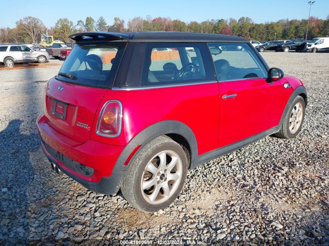 2010 MINI COOPER S WMWMF7C55ATX41872 Photo 3
