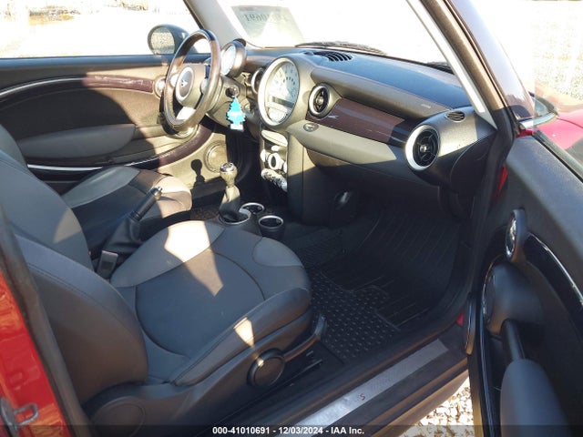2010 MINI COOPER S WMWMF7C55ATX41872 Photo 4