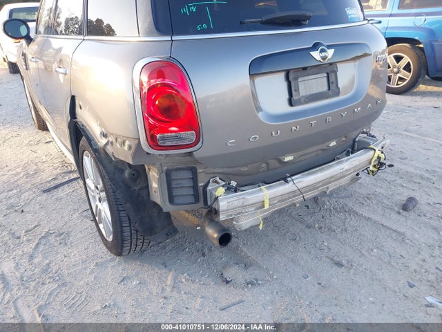 2017 MINI COUNTRYMAN WMZYV5C31H3E01075 Photo 5