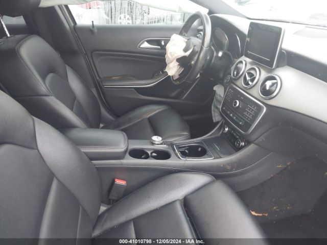 WDCTG4EB0HJ324477 Mercedes-Benz GLA 250