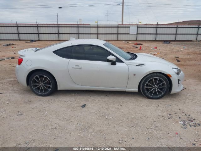 JF1ZNAA15H8705000 Toyota 86