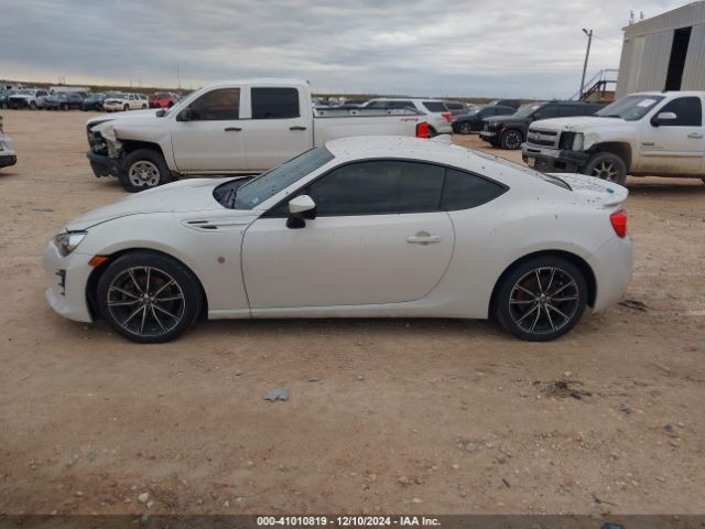 JF1ZNAA15H8705000 Toyota 86