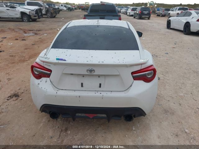 JF1ZNAA15H8705000 Toyota 86