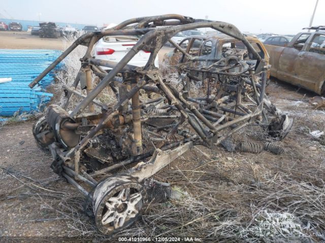 2022 CAN-AM MAVERICK X3 3JBVWAV42NE000282 Photo 3