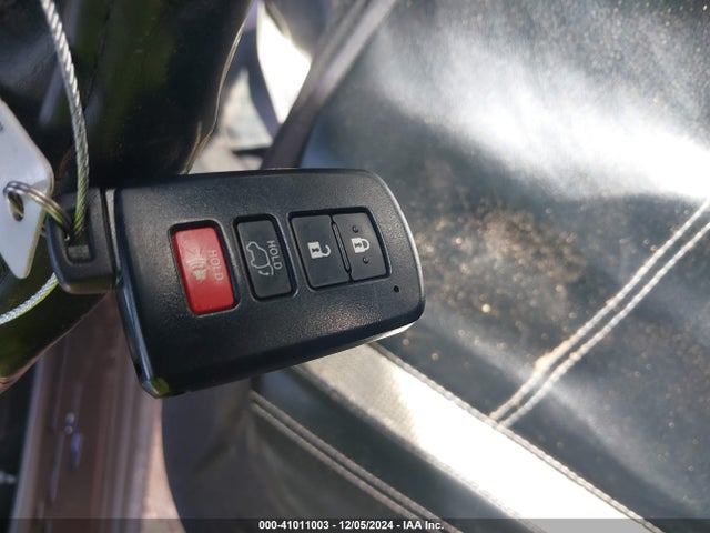 2T3WFREV2JW522840 Toyota Rav4 Adventure/xle