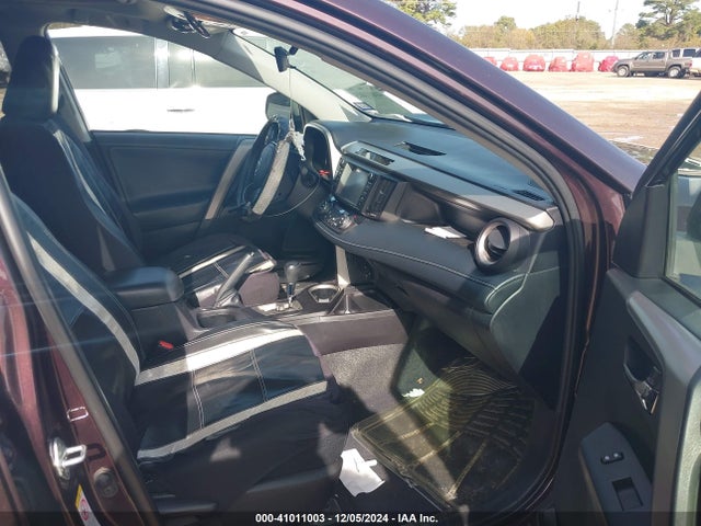 2T3WFREV2JW522840 Toyota Rav4 Adventure/xle