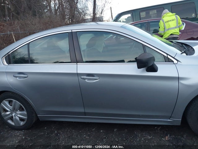 4S3BNAA67G3053144 Subaru Legacy 2.5i