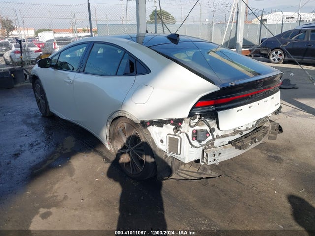 Toyota PRIUS XLE 2023 JTDACAAU5P3014715 Image 3