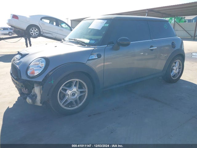 2009 MINI COOPER S WMWMF73599TW87908 Photo 1
