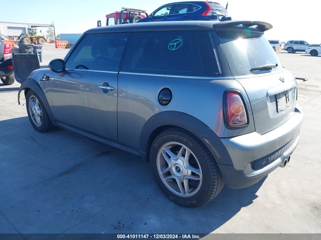 2009 MINI COOPER S WMWMF73599TW87908 Photo 2