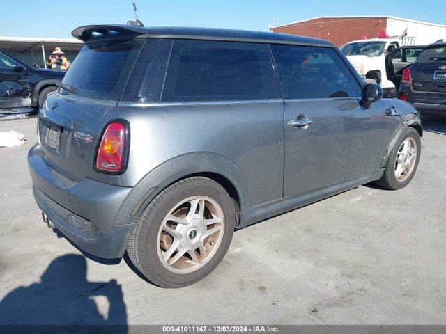 2009 MINI COOPER S WMWMF73599TW87908 Photo 3