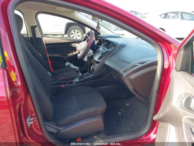 1FADP3KEXFL259244 Ford FOCUS SE