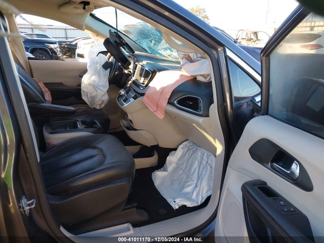 2C4RC1BG6LR285327 Chrysler Pacifica Touring L