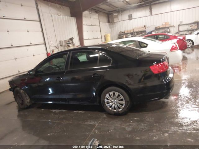 3VW2K7AJXEM429733 Volkswagen Jetta 2.0l S
