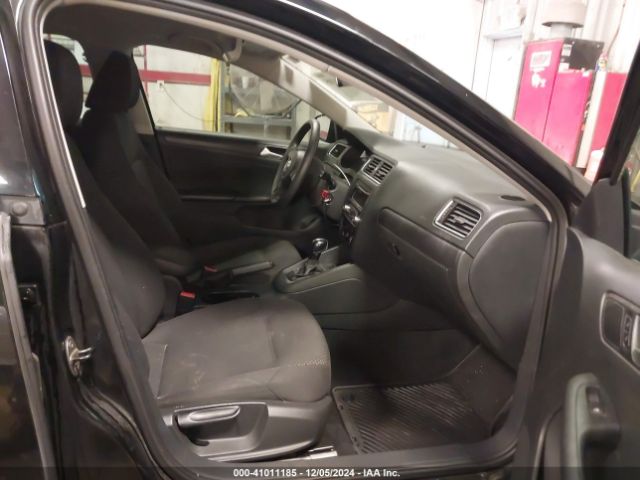 3VW2K7AJXEM429733 Volkswagen Jetta 2.0l S