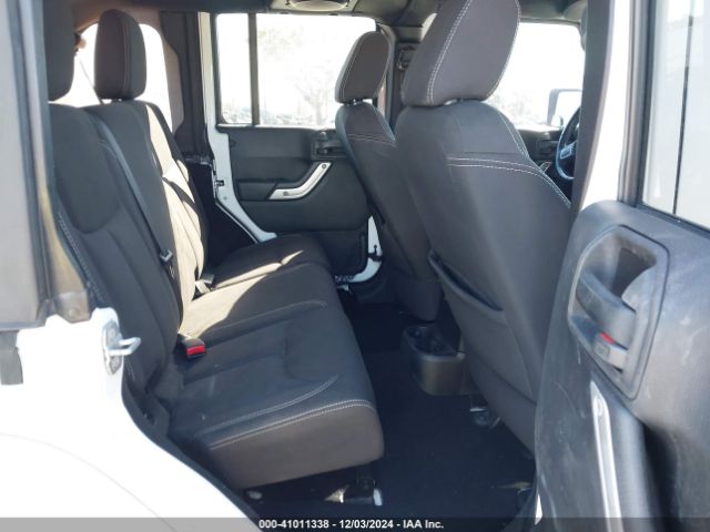 1C4BJWEG4EL213599 Jeep Wrangler Unlimited Sahara