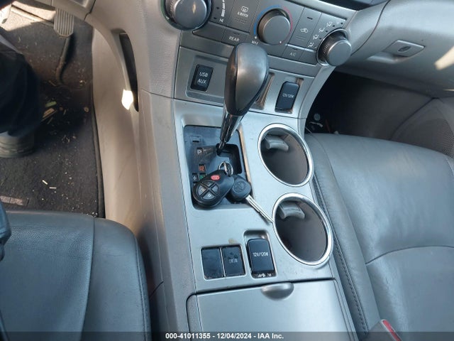 2011 Toyota Highlander Se V6 მანქანა იყიდება აუქციონზე, vin: 5TDZK3EH8BS025780, აუქციონის ნომერი: 41011355