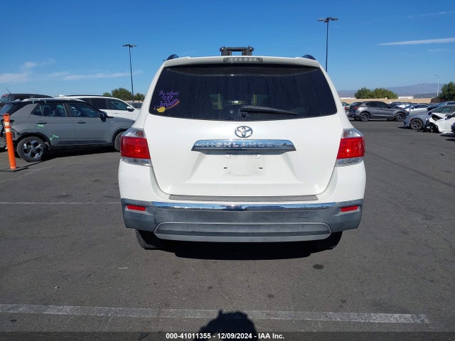 2011 Toyota Highlander Se V6 მანქანა იყიდება აუქციონზე, vin: 5TDZK3EH8BS025780, აუქციონის ნომერი: 41011355