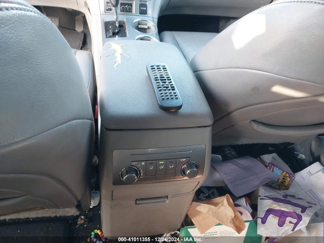 2011 Toyota Highlander Se V6 მანქანა იყიდება აუქციონზე, vin: 5TDZK3EH8BS025780, აუქციონის ნომერი: 41011355