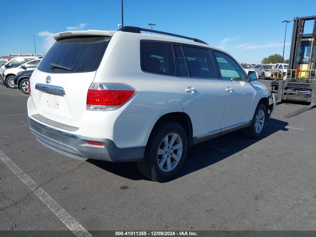 2011 Toyota Highlander Se V6 მანქანა იყიდება აუქციონზე, vin: 5TDZK3EH8BS025780, აუქციონის ნომერი: 41011355