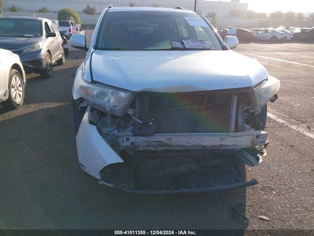 2011 Toyota Highlander Se V6 მანქანა იყიდება აუქციონზე, vin: 5TDZK3EH8BS025780, აუქციონის ნომერი: 41011355