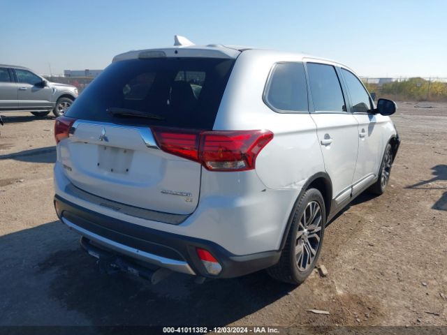 2017 MITSUBISHI OUTLANDER JA4AD3A3XHZ053261 Photo 3