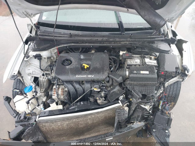 Hyundai ELANTRA SE 2017 KMHD84LF7HU227946 Image 10