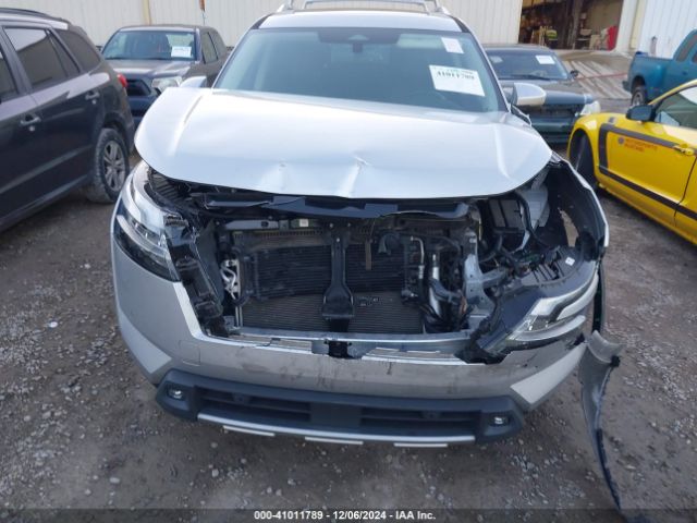 5N1DR3CB8NC211826 Nissan Pathfinder Sl 2wd
