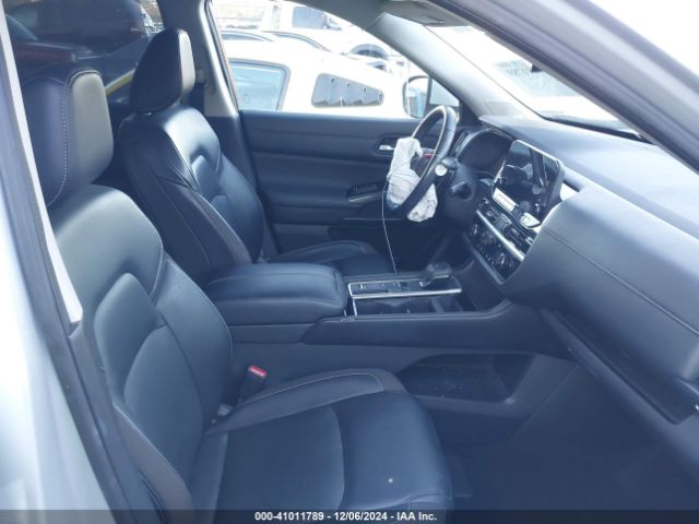 5N1DR3CB8NC211826 Nissan Pathfinder Sl 2wd