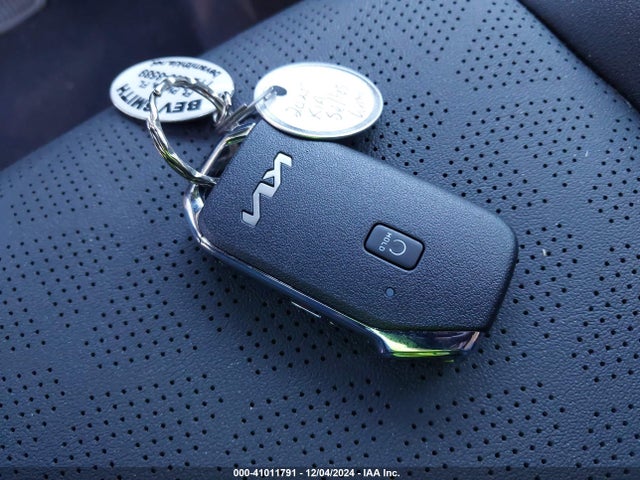 KNDER2AA4S7677402 KIA SELTOS EX