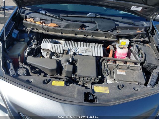 JTDZN3EU4E3331286 Toyota Prius V Three
