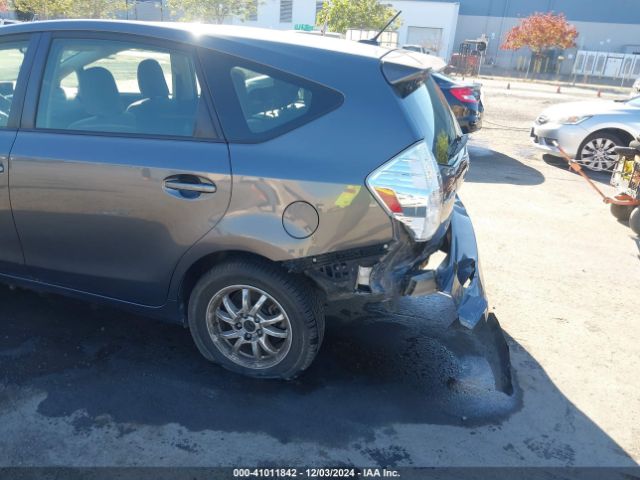 JTDZN3EU4E3331286 Toyota Prius V Three