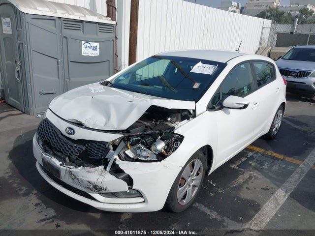 KIA FORTE LX 2016 KNAFK5A85G5652967 Image 2