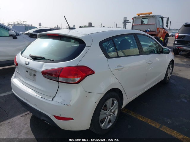 KIA FORTE LX 2016 KNAFK5A85G5652967 Image 4