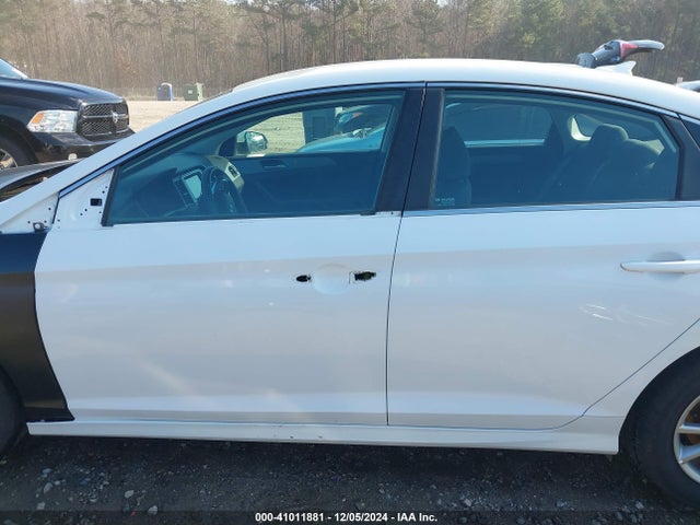 Hyundai SONATA SE 2018 5NPE24AF2JH614773 Image 15