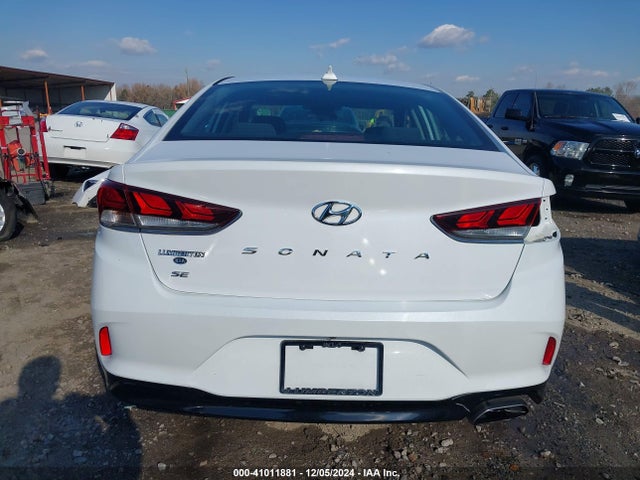 Hyundai SONATA SE 2018 5NPE24AF2JH614773 Image 17