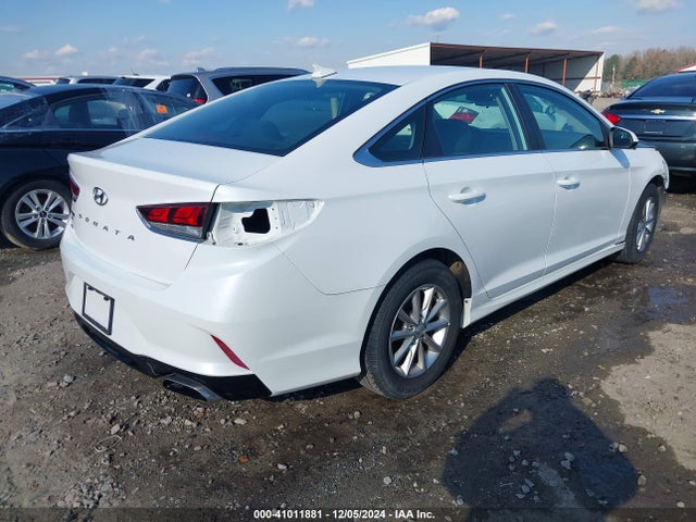 Hyundai SONATA SE 2018 5NPE24AF2JH614773 Image 4