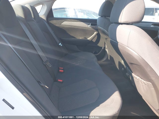 Hyundai SONATA SE 2018 5NPE24AF2JH614773 Image 8