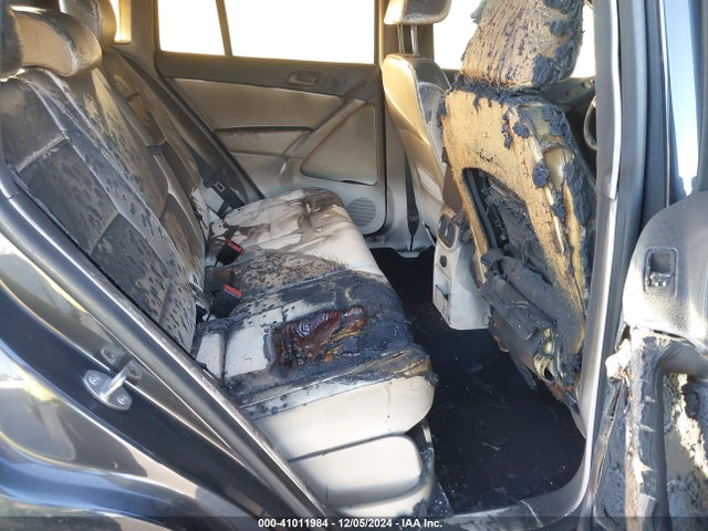 WVGBV7AX8HK017137 Volkswagen Tiguan 2.0t/s