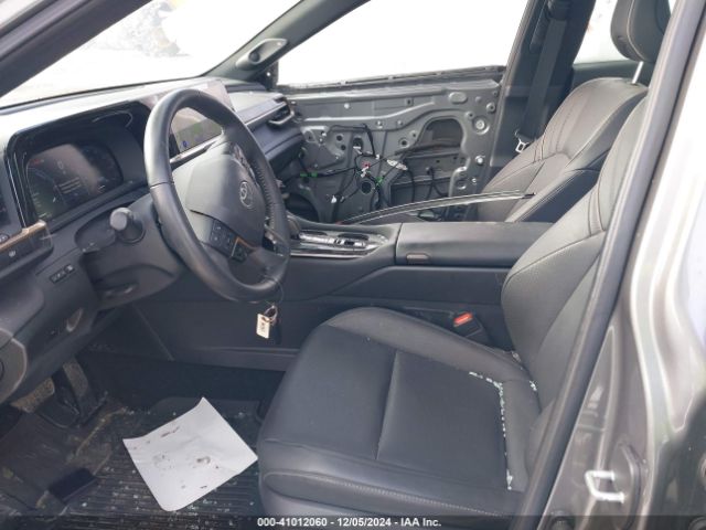JTDAAAAF8R3019241 Toyota Crown Limited